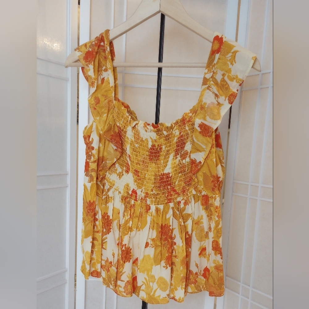 ROSE & OLIVE Women's Small Ruched Gold Mustard Flutter Sleeve Tank Top Ruffled